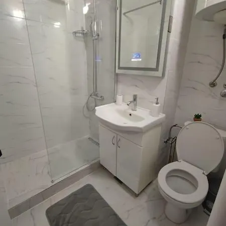 Blackwood Hill Apartment Belgrade